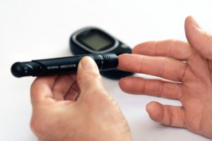 Blodsockermätare för dig med diabetes. Att mäta blodsocker (glukos).